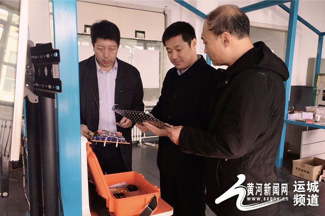 张建波一行在中国博远国际少年电子工程师综合素质训练营运城分营调研