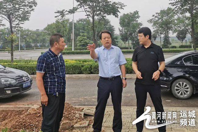 盐湖高新开发区党工委书记雷刚以"四不两直"方式调研项目建设情况